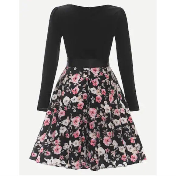 Sweet Square Neck Belted Floral Dress - Picture 3 of 6